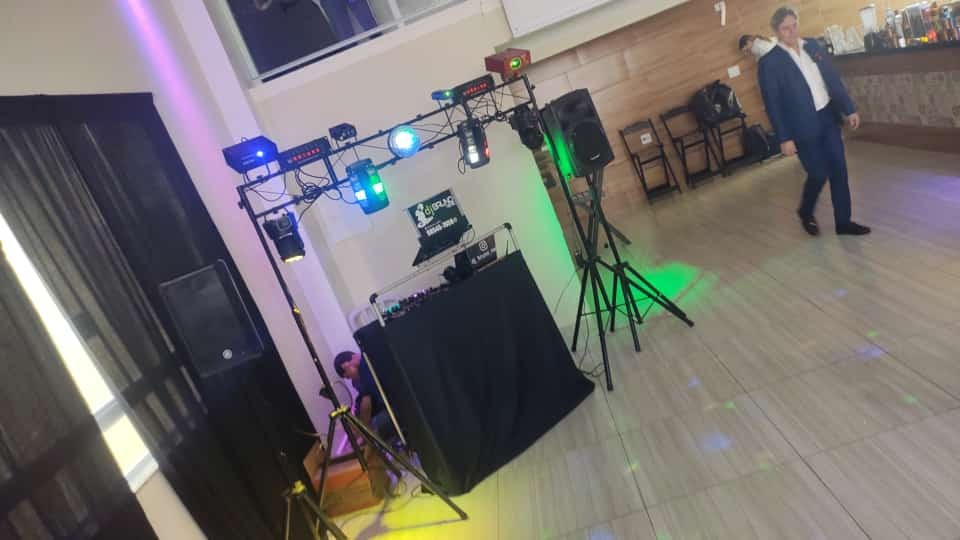 "🎉✨ Vamos animar a sua festa! Sou o DJ Bruno Neris e estou pronto para transformar qualquer evento e