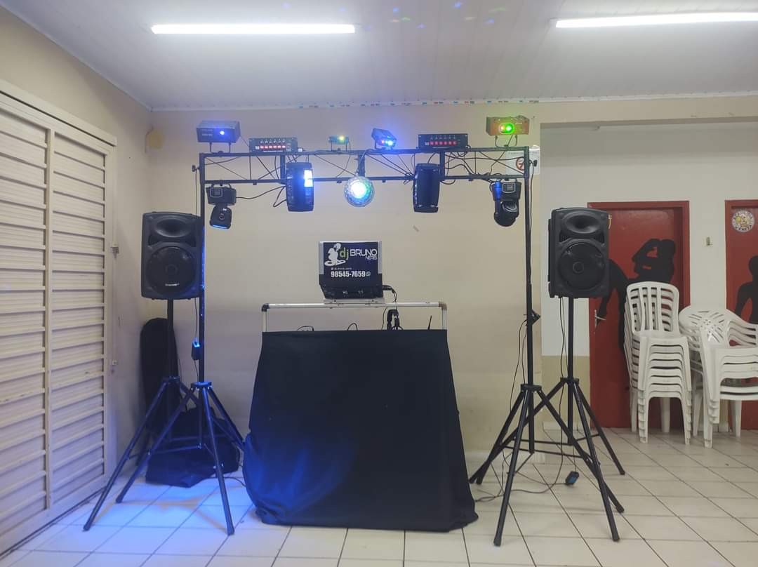 "🎉✨ Vamos animar a sua festa! Sou o DJ Bruno Neris e estou pronto para transformar qualquer evento e